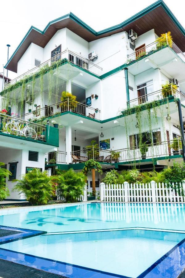 Kandy Riverside Villa Exterior foto